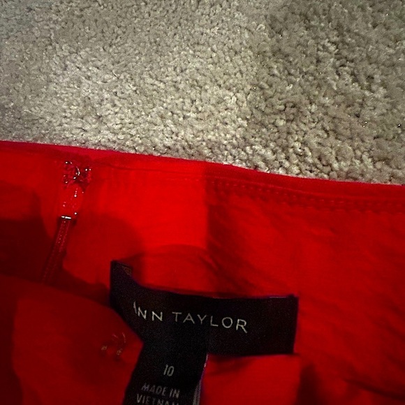 NWT Ann Taylor Red Pencil Skirt with Button Detail Attached Belt Sz. 10 - Picture 6 of 8